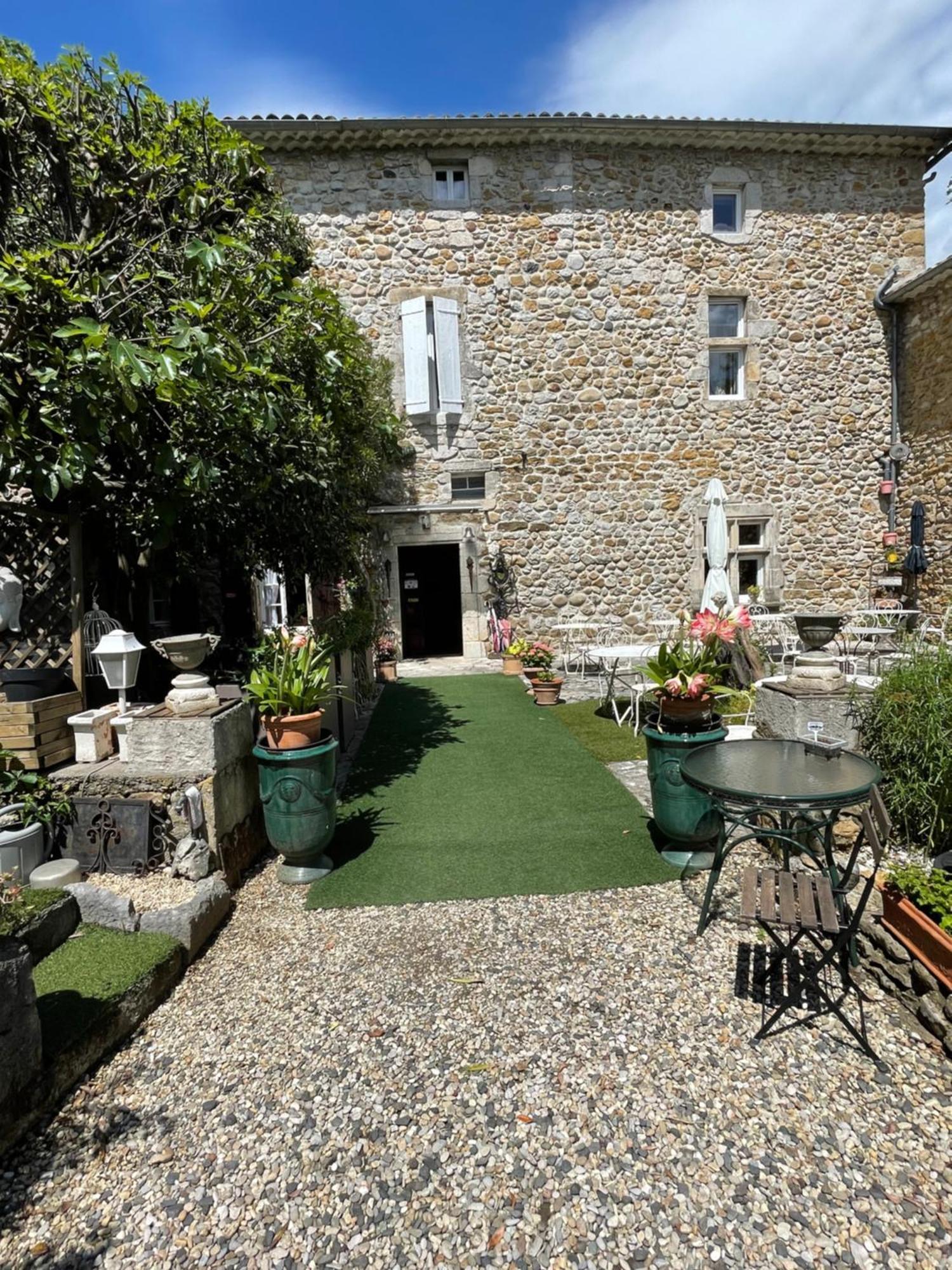 Le Manoir Du Raveyron Hotel Vallon-Pont-dʼArc Exterior foto