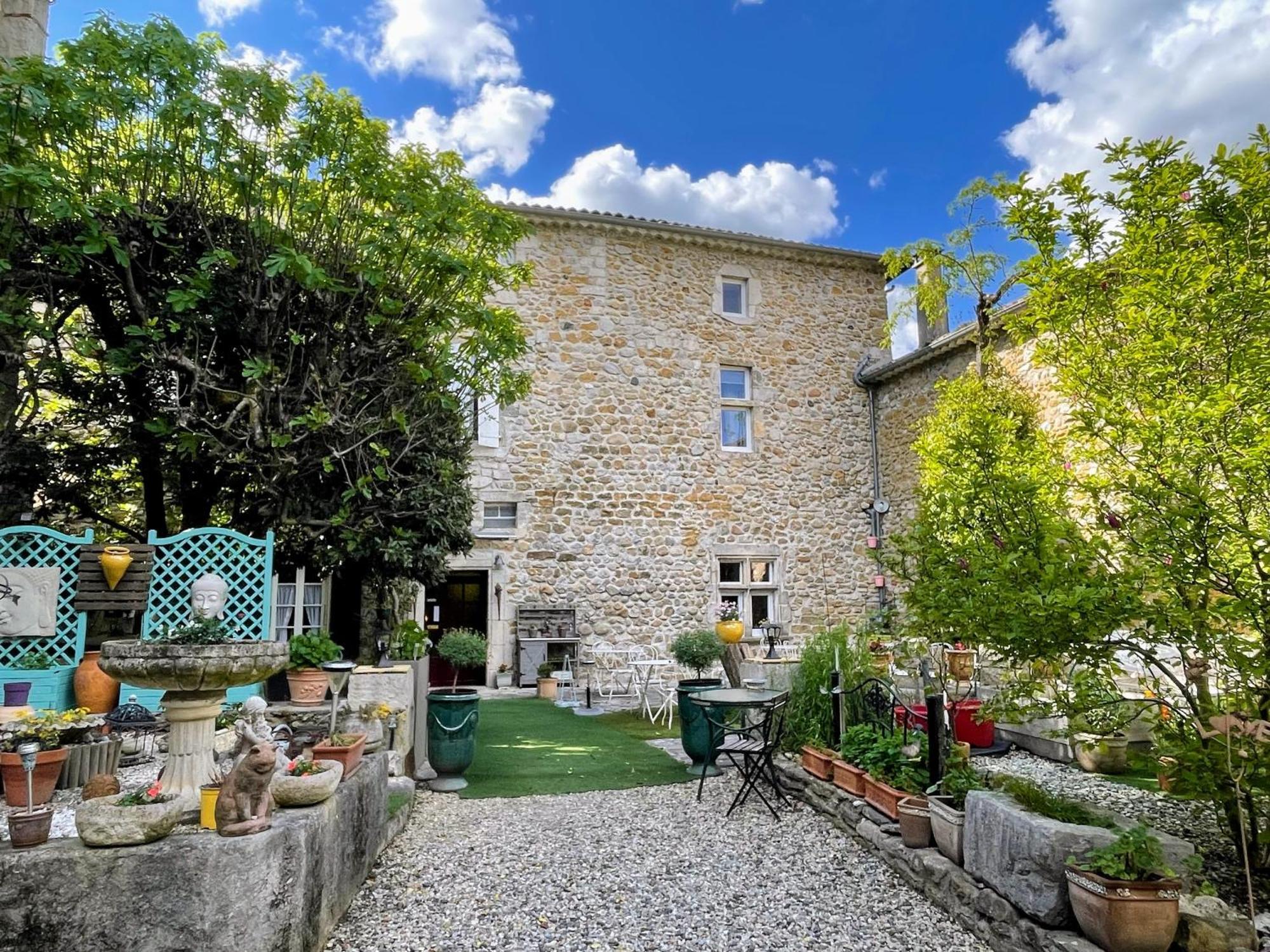 Le Manoir Du Raveyron Hotel Vallon-Pont-dʼArc Exterior foto